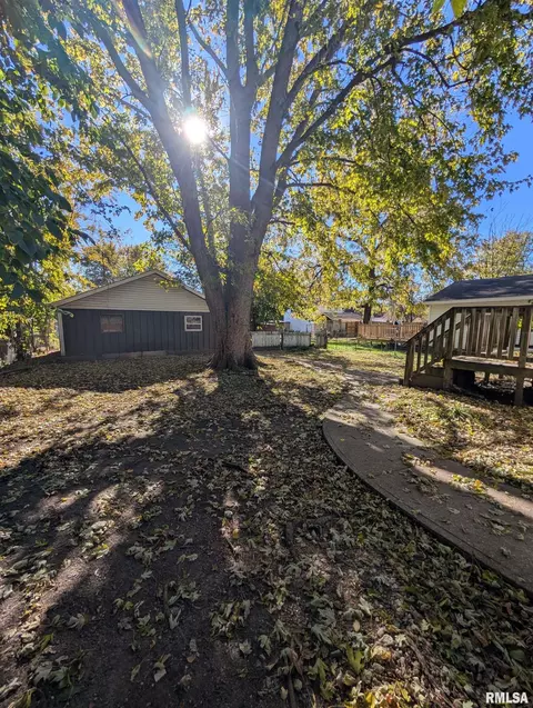 944 E Walnut Ave, Canton, IL 61520 photo 45