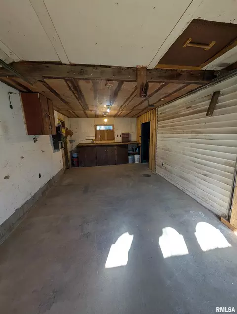 944 E Walnut Ave, Canton, IL 61520 photo 47