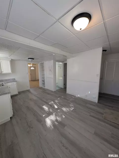 944 E Walnut Ave, Canton, IL 61520 photo 11