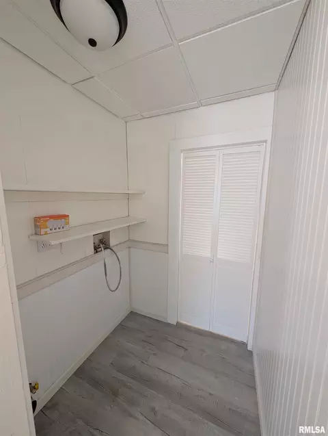 944 E Walnut Ave, Canton, IL 61520 photo 12