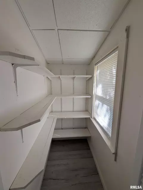 944 E Walnut Ave, Canton, IL 61520 photo 14