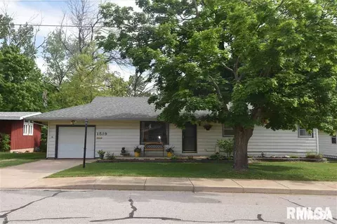 1519 W Virginia Ave, Peoria, IL 61604