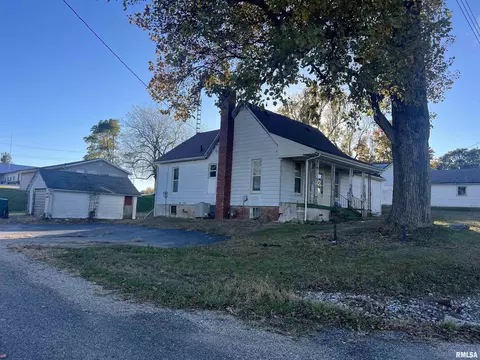 109 E Laurel St, Table Grove, IL 61482