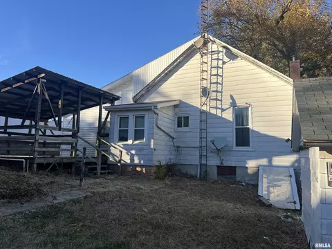 Exterior - 109 E Laurel St, Table Grove, IL 61482 photo 5 of 5