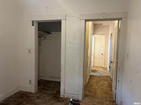 Entry Way - 109 E Laurel St, Table Grove, IL 61482 photo 2 of 2