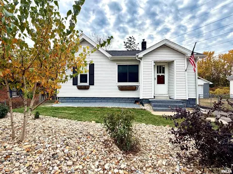 1002 E Samuel Ave, Peoria Heights, IL 61616