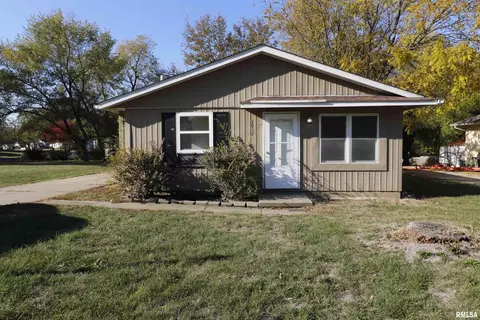 3917 W Brighton Ave, Peoria, IL 61615