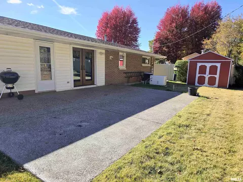 2 Rose Ct, Pekin, IL 61554 photo 23
