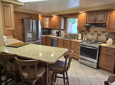 2 Rose Ct, Pekin, IL 61554 photo 14