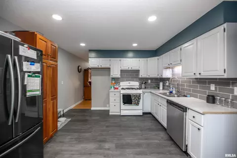 1212 E Adams St, Macomb, IL 61455 photo 15