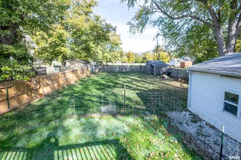 1212 E Adams St, Macomb, IL 61455 photo 47