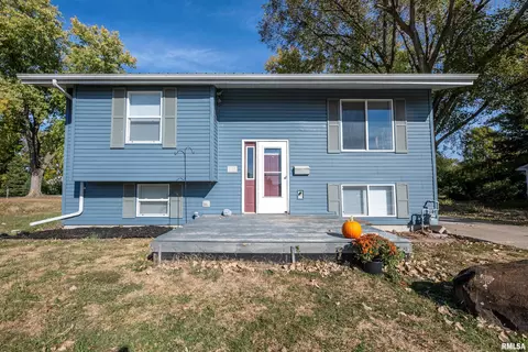 1212 E Adams St, Macomb, IL 61455