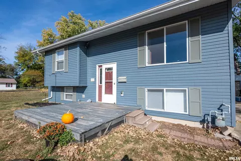 1212 E Adams St, Macomb, IL 61455 photo 2
