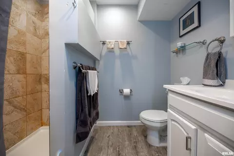1212 E Adams St, Macomb, IL 61455 photo 17