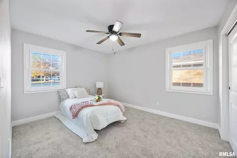 Bedroom - 916 E Jackson St, Morton, IL 61550 photo 2 of 3