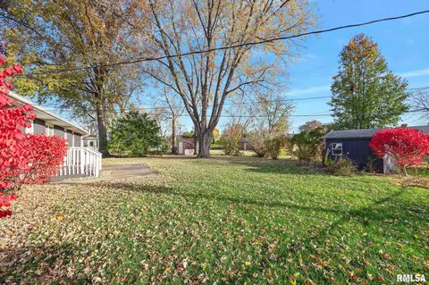 Exterior - 916 E Jackson St, Morton, IL 61550 photo 4 of 5