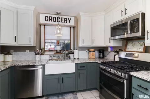 Kitchen - 212 E Garfield St, Minier, IL 61759 photo 3 of 3