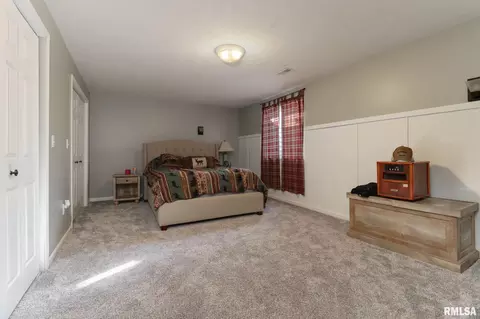 Bedroom - 212 E Garfield St, Minier, IL 61759 photo 4 of 5