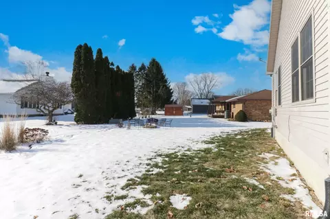 Exterior - 212 E Garfield St, Minier, IL 61759 photo 4 of 6
