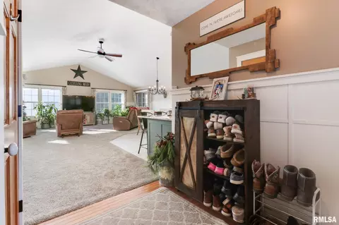 Entry Way - 212 E Garfield St, Minier, IL 61759 photo 1 of 4