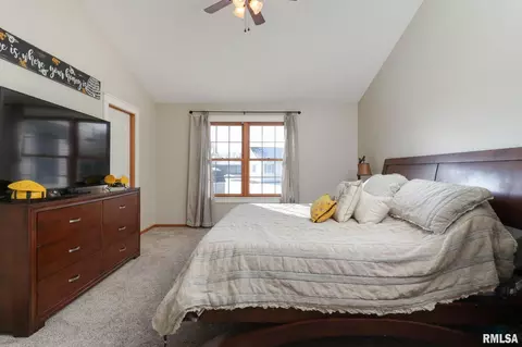 Bedroom - 212 E Garfield St, Minier, IL 61759 photo 1 of 5
