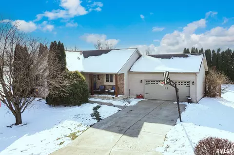212 E Garfield St, Minier, IL 61759