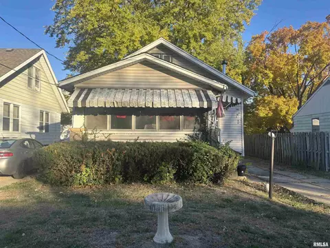 2208 N Ellis St, Peoria, IL 61604