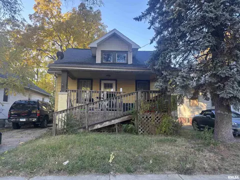2211 N Ellis St, Peoria, IL 61604