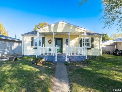 1410 N Capitol St, Pekin, IL 61554