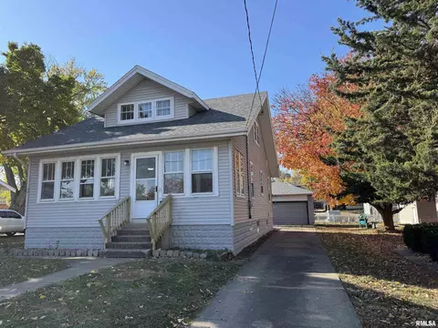 211 Mckinley Ave, Bartonville, IL 61607