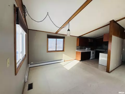 Living - 10810 E 1000th St, Macomb, IL 61455 photo 3 of 5