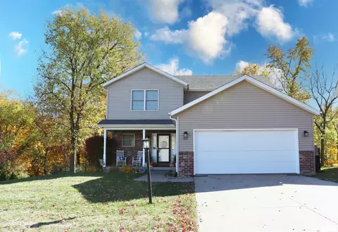 210 Stonewood Dr, East Peoria, IL 61611