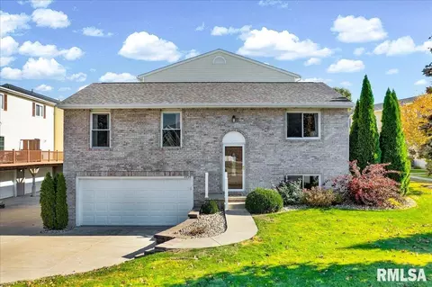 2020 S 2nd Ave, Morton, IL 61550