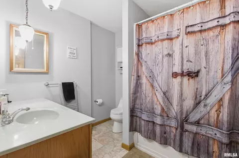 Bath - 21 Armstrong Ct, Macomb, IL 61455 photo 1 of 2