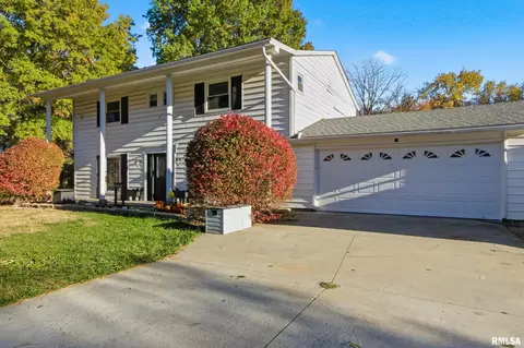 Exterior - 21 Armstrong Ct, Macomb, IL 61455 photo 3 of 15