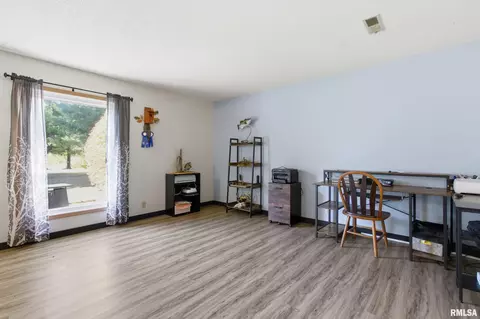 Other - 21 Armstrong Ct, Macomb, IL 61455 photo 6 of 10