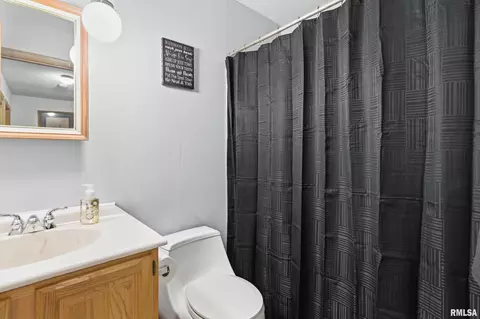 Bath - 21 Armstrong Ct, Macomb, IL 61455 photo 2 of 2
