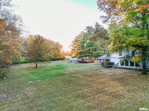 Exterior - 21 Armstrong Ct, Macomb, IL 61455 photo 14 of 15