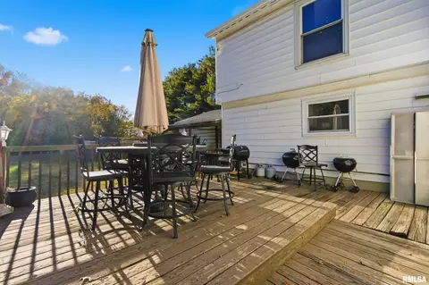 Exterior - 21 Armstrong Ct, Macomb, IL 61455 photo 6 of 15