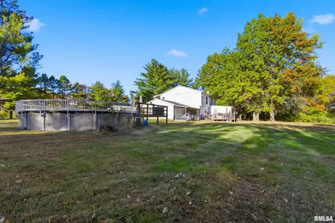 Exterior - 21 Armstrong Ct, Macomb, IL 61455 photo 9 of 15