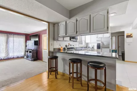 Kitchen - 21 Armstrong Ct, Macomb, IL 61455 photo 1 of 5