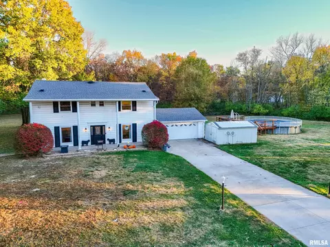 Exterior - 21 Armstrong Ct, Macomb, IL 61455 photo 7 of 15