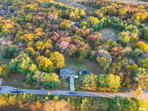 View/Area - 21 Armstrong Ct, Macomb, IL 61455 photo 5 of 6