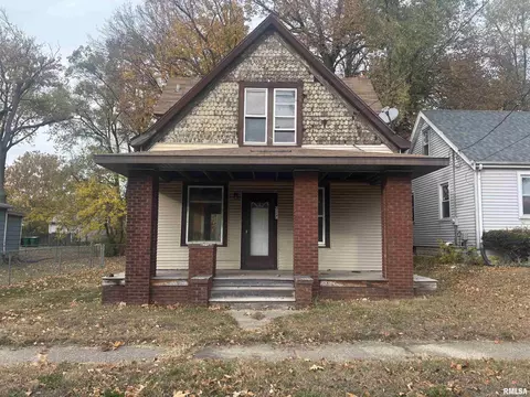 917 W Brons Ave, Peoria, IL 61604