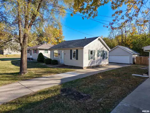 1408 E Moneta Ave, Peoria Heights, IL 61616
