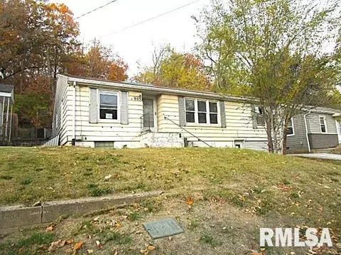 905 Meadow Ave, East Peoria, IL 61611