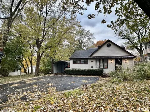 325 Lawndale Ave, Creve Coeur, IL 61610