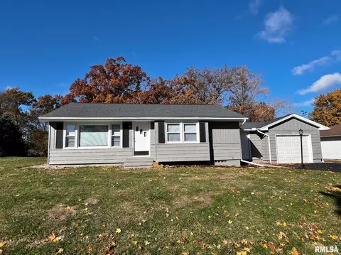 419 N Lakeshore Dr, Hanna City, IL 61536