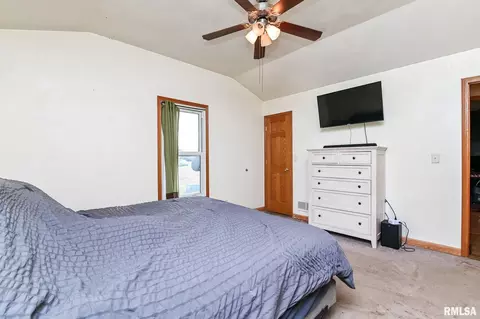 Bedroom - 8810 S Mapleton Rd, Mapleton, IL 61547 photo 5 of 13