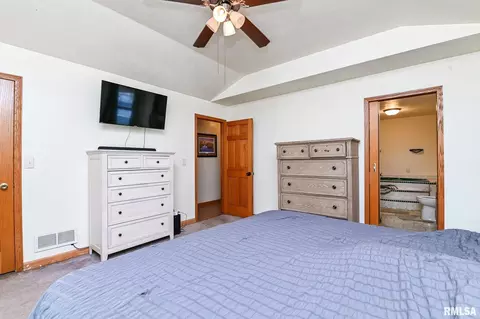 Bedroom - 8810 S Mapleton Rd, Mapleton, IL 61547 photo 7 of 13